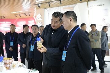 【長田動態(tài)】區(qū)政協(xié)主席呼廷貴帶隊(duì)蒞臨易豐農(nóng)業(yè)超鮮蛋農(nóng)場視察指導(dǎo)